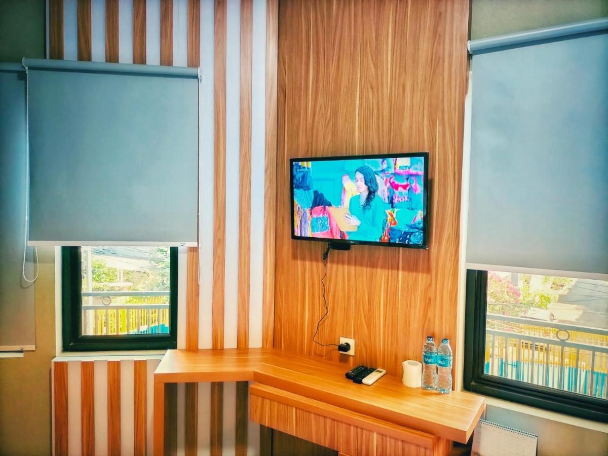 Cozy Residence Tomang Jakarta Exteriör bild